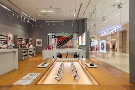 Apple Retail Interiors 01