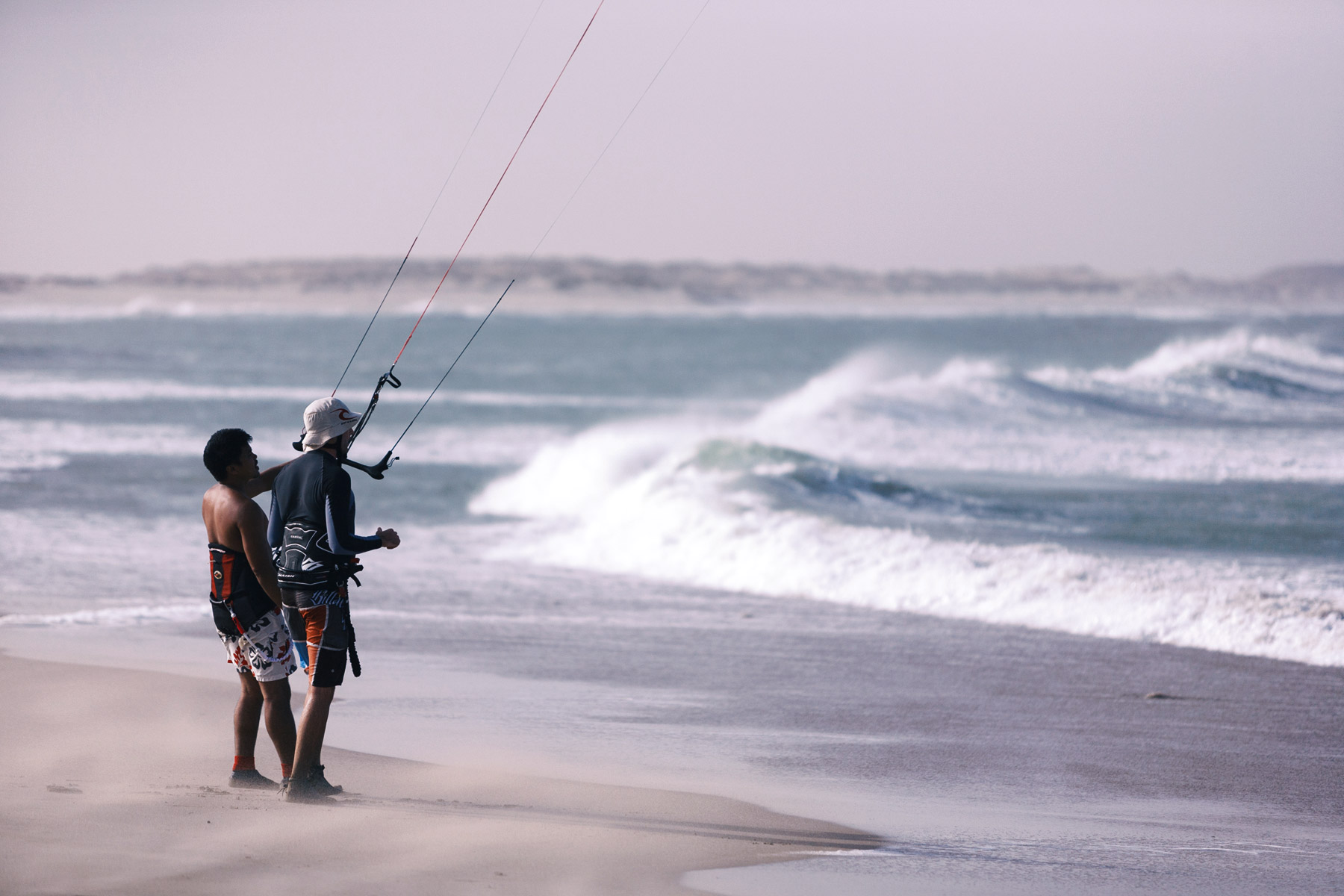 Kitesurfing Asilla Oman, Photo by Milo | Photographer