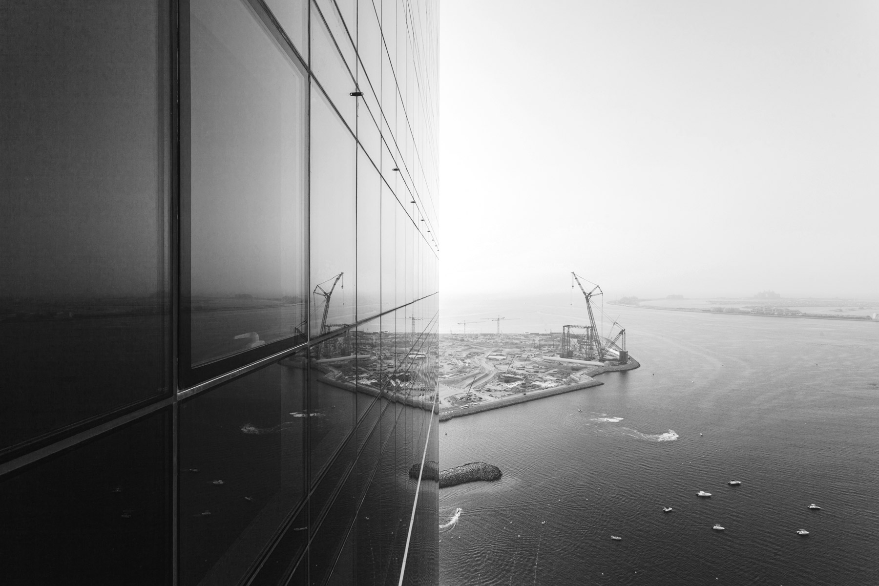 Beginning Dubai Eye, Photo by Milo | Photographer