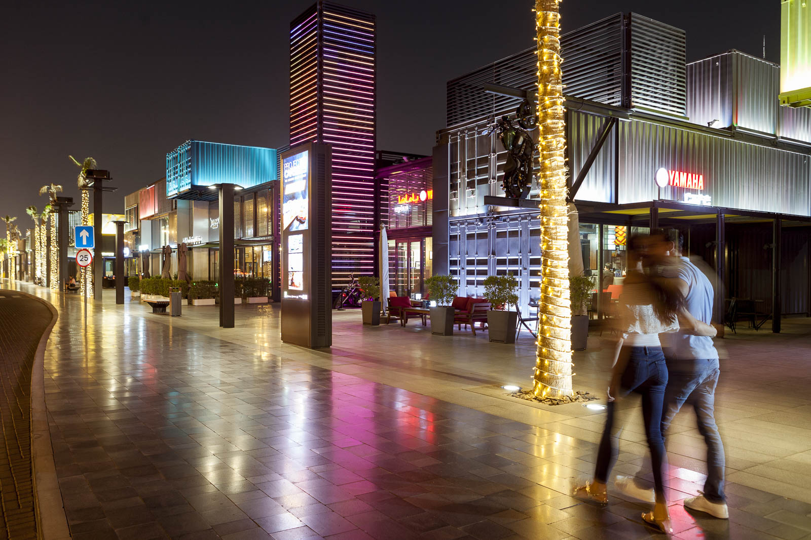 Visa-Meraas Walk 04, Photo by Milo | Photographer