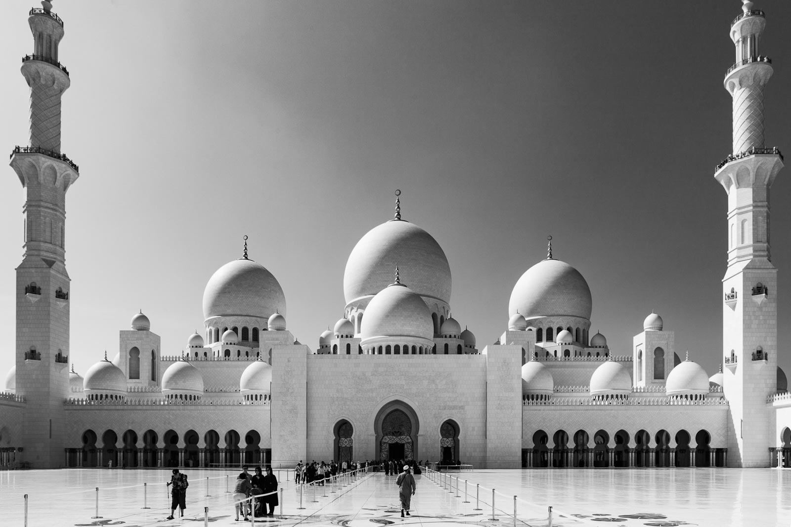 Grand Mosque AD, Photo by Milo | Photographer