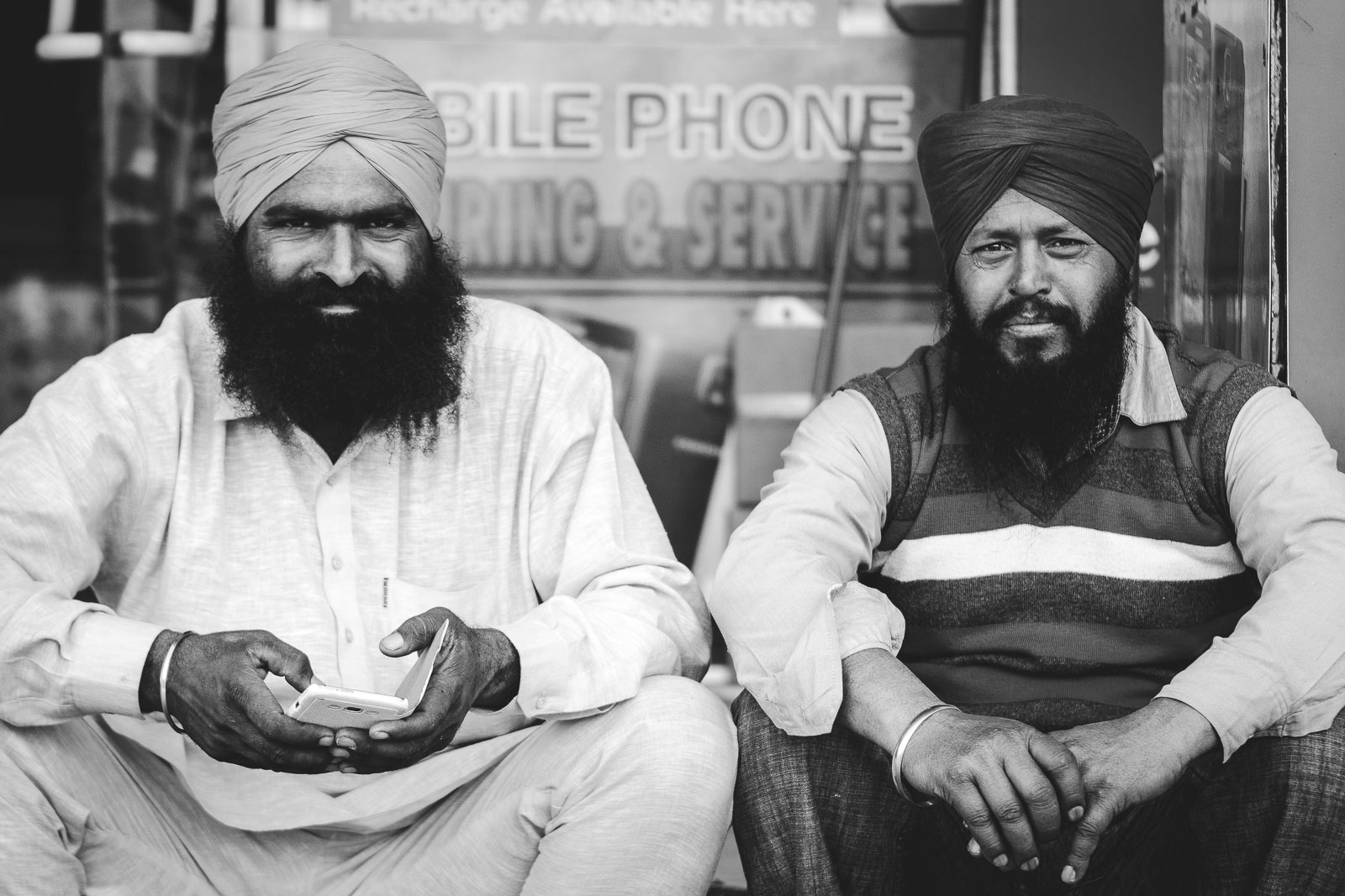 mobile service, Photo by Milo | Photographer