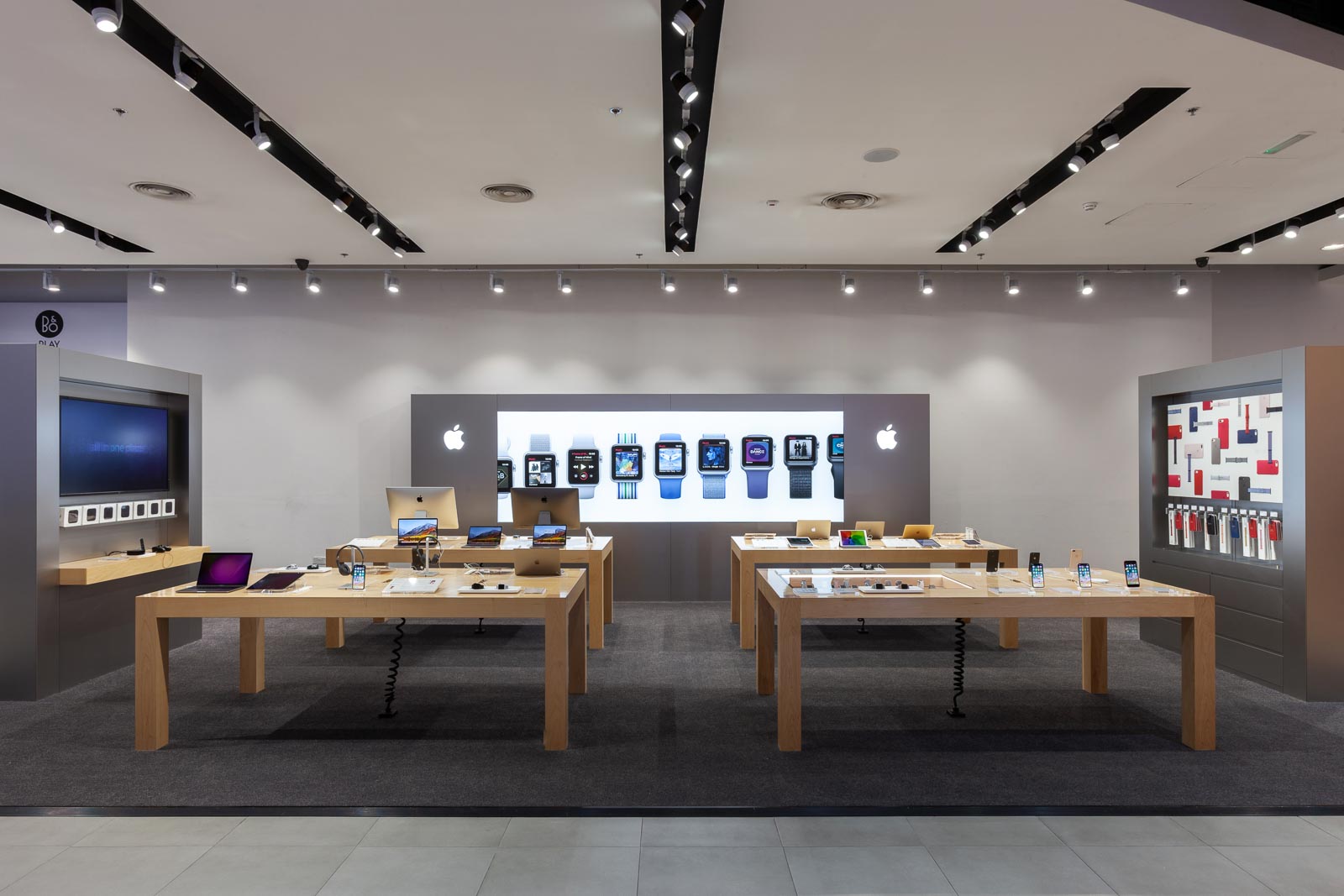 Apple Retail Interiors 02, Photo by Milo | Photographer