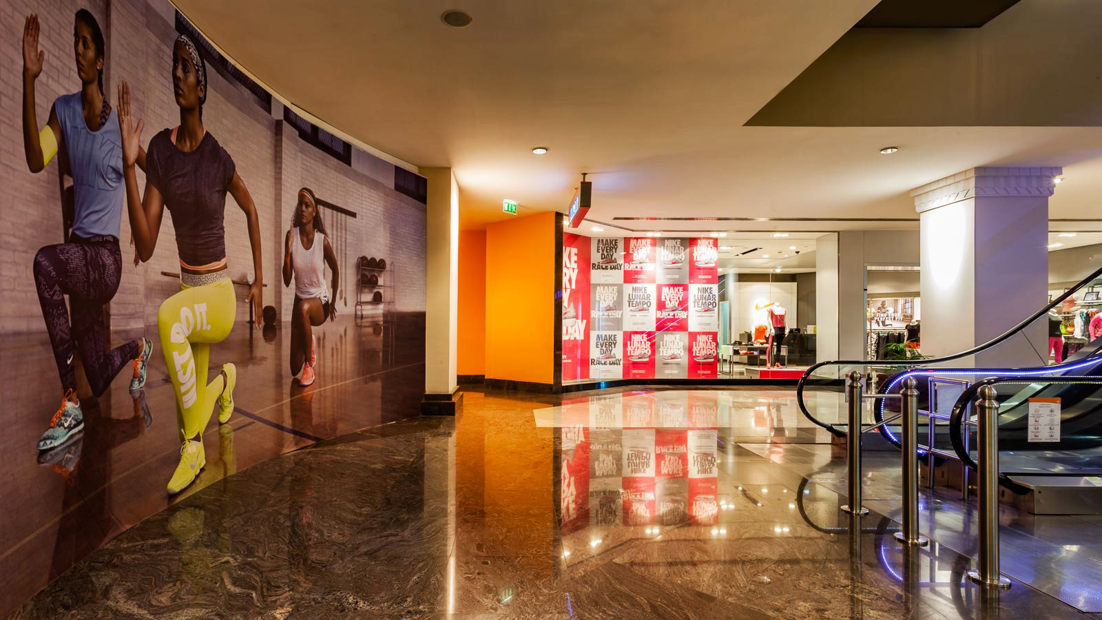 Oasis Center Retail, Photo by Milo | Photographer