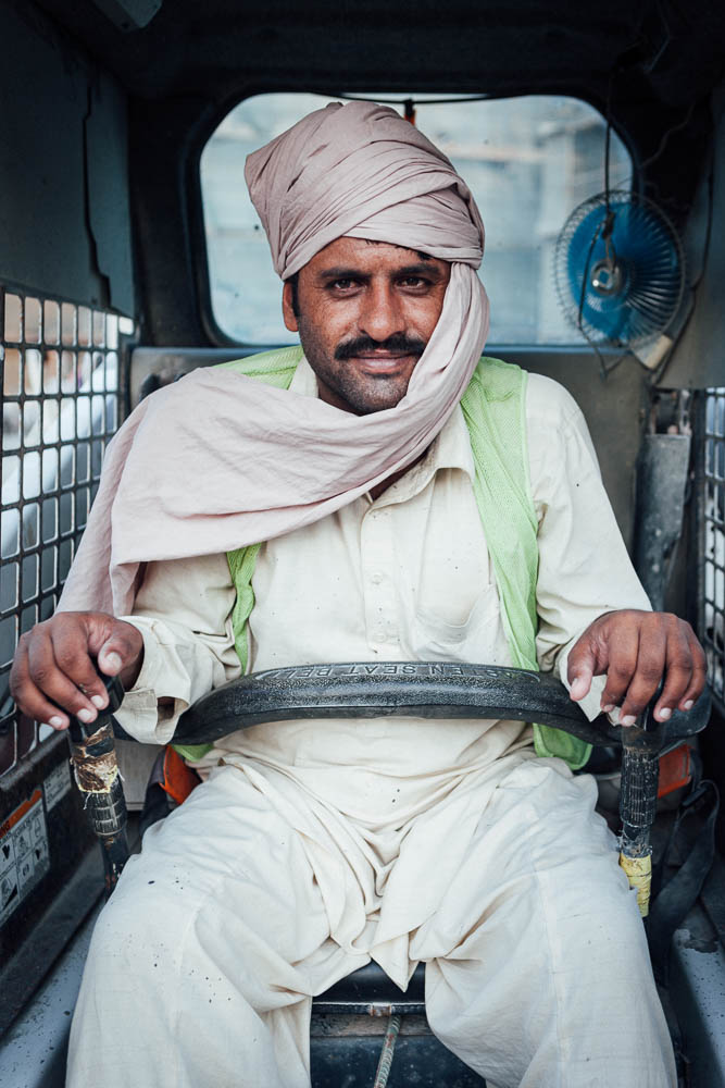 Site Digger, Photo by Milo | Photographer